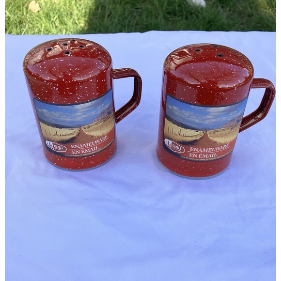 GSI Outdoors Red Enamelware Salt & Pepper Shakers Camping Kitchen NWT - Picture 1 of 6